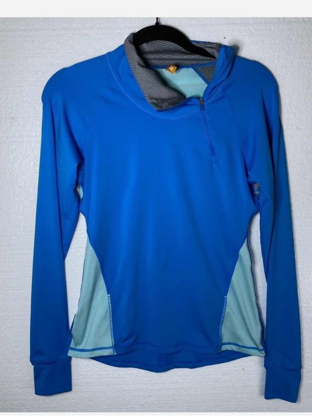 Lucy Activewear Women's Size MBlue Half Zip Pullover Thumb Holes Athletic Yoga